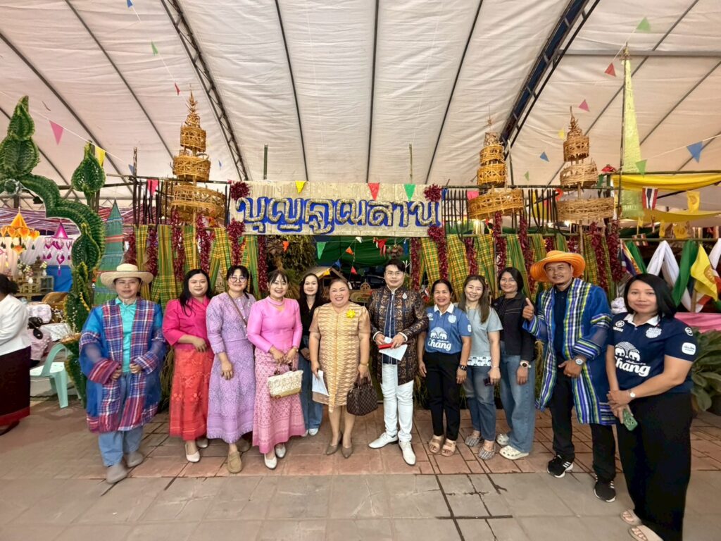 สพป.บุรีรัมย์ เขต 4 ร่วมกิจกรรม เป็นคณะกรรมการตัดสินการประกวดซุ้มนิทรรศการ งานประเพณีวิถีอิสาน สืบสานวัฒนธรรม (ฮีต12 คอง14) ประจำปี 2569