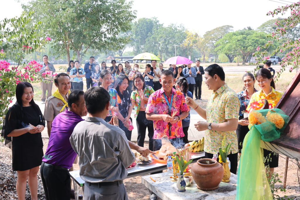 สพป.บุรีรัมย์ เขต 4 สืบสานประเพณีสงกรานต์และวันขึ้นปีใหม่ไทย