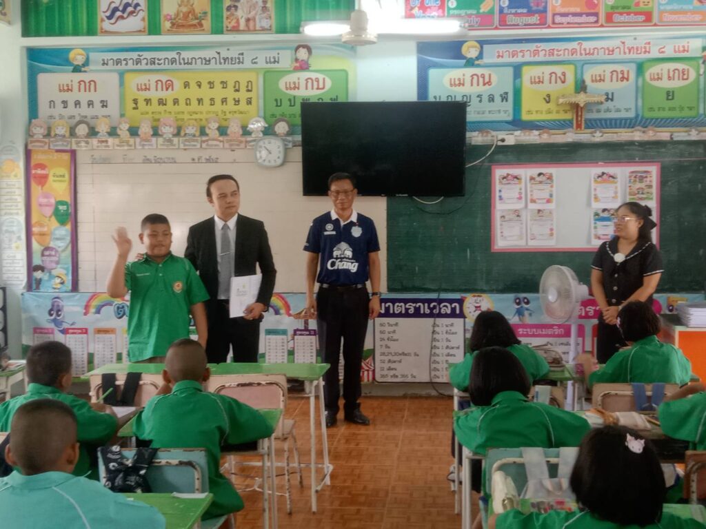 สพป.บุรีรัมย์ เขต 4 ตรวจเยี่ยมโรงเรียนในอำเภอแคนดง ติดตามการขับเคลื่อนนโยบายสู่การปฏิบัติ