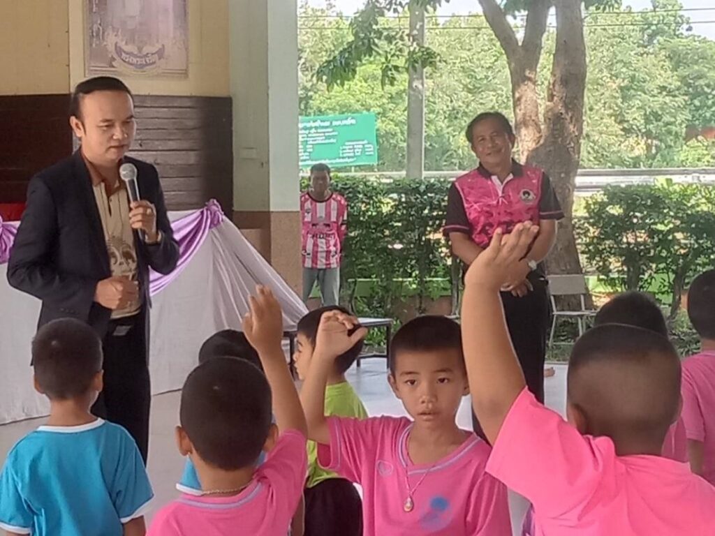 สพป.บุรีรัมย์ เขต 4 ตรวจเยี่ยมโรงเรียนในอำเภอพุทไธสง ติดตามการขับเคลื่อนนโยบายสู่การปฏิบัติ