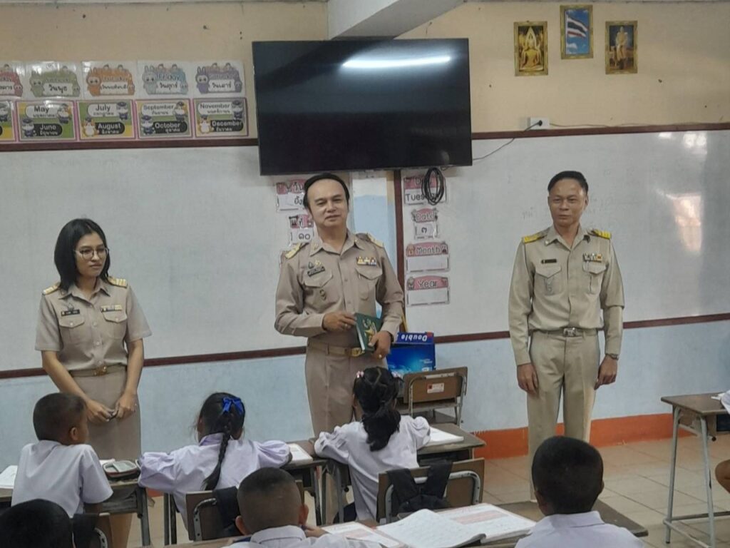 สพป.บุรีรัมย์ เขต 4 ตรวจเยี่ยมโรงเรียนในอำเภอพุทไธสง ติดตามการขับเคลื่อนนโยบายสู่การปฏิบัติ